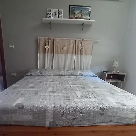 Intero Esmeralda Apartment